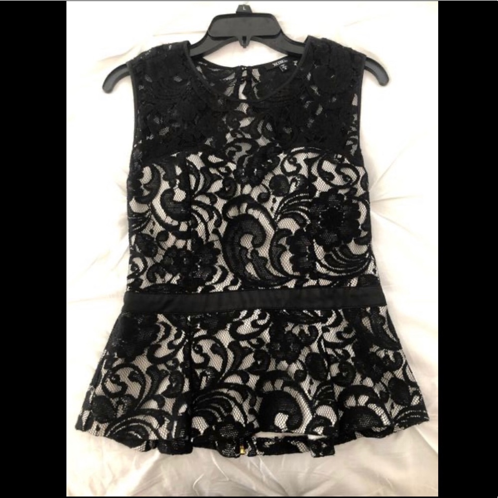 XOXO elegant, lace top